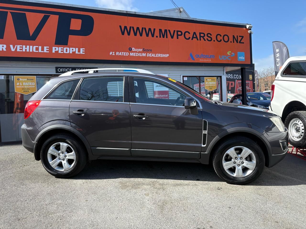 Vehicle image 3