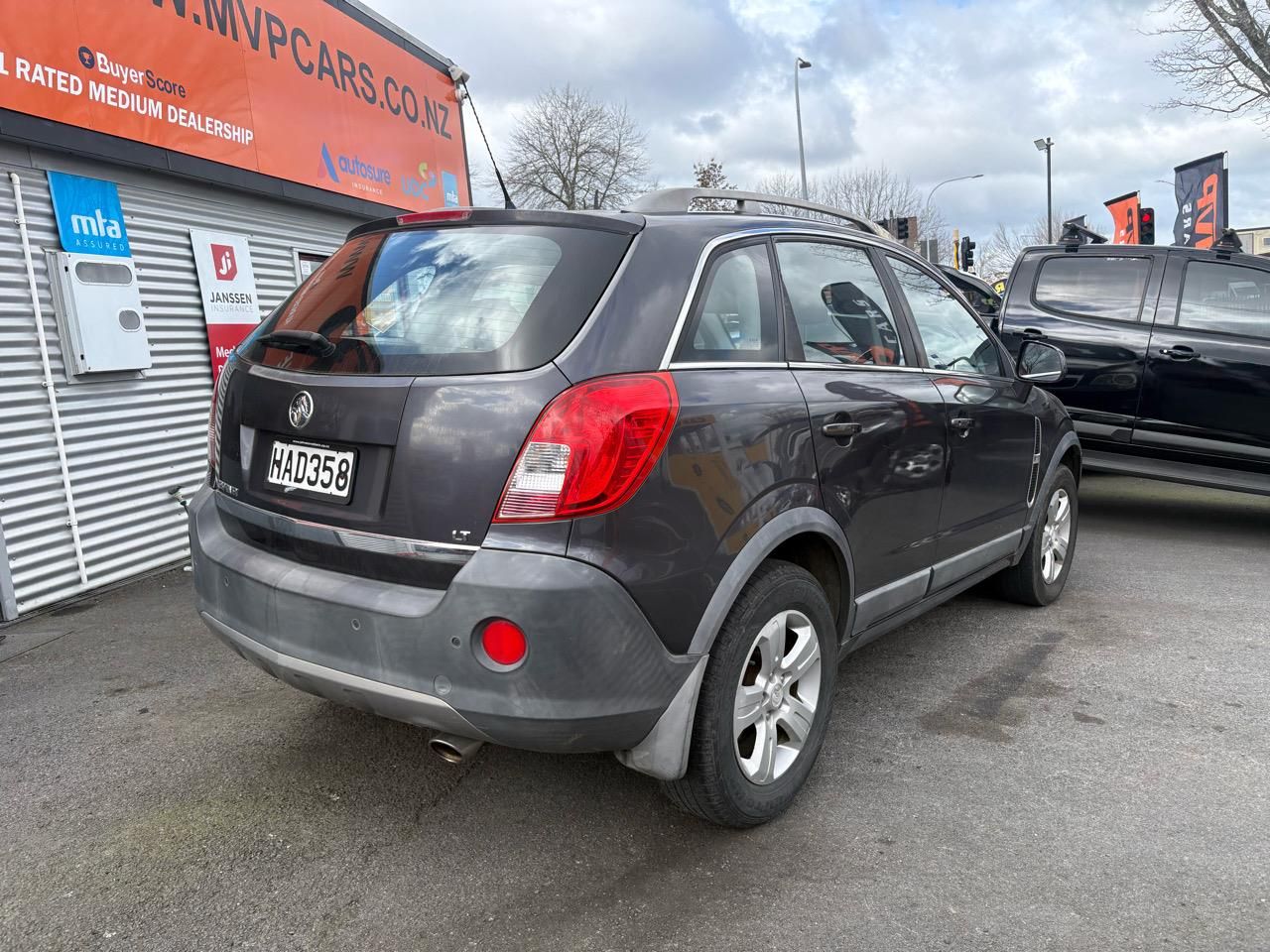 Vehicle image 4
