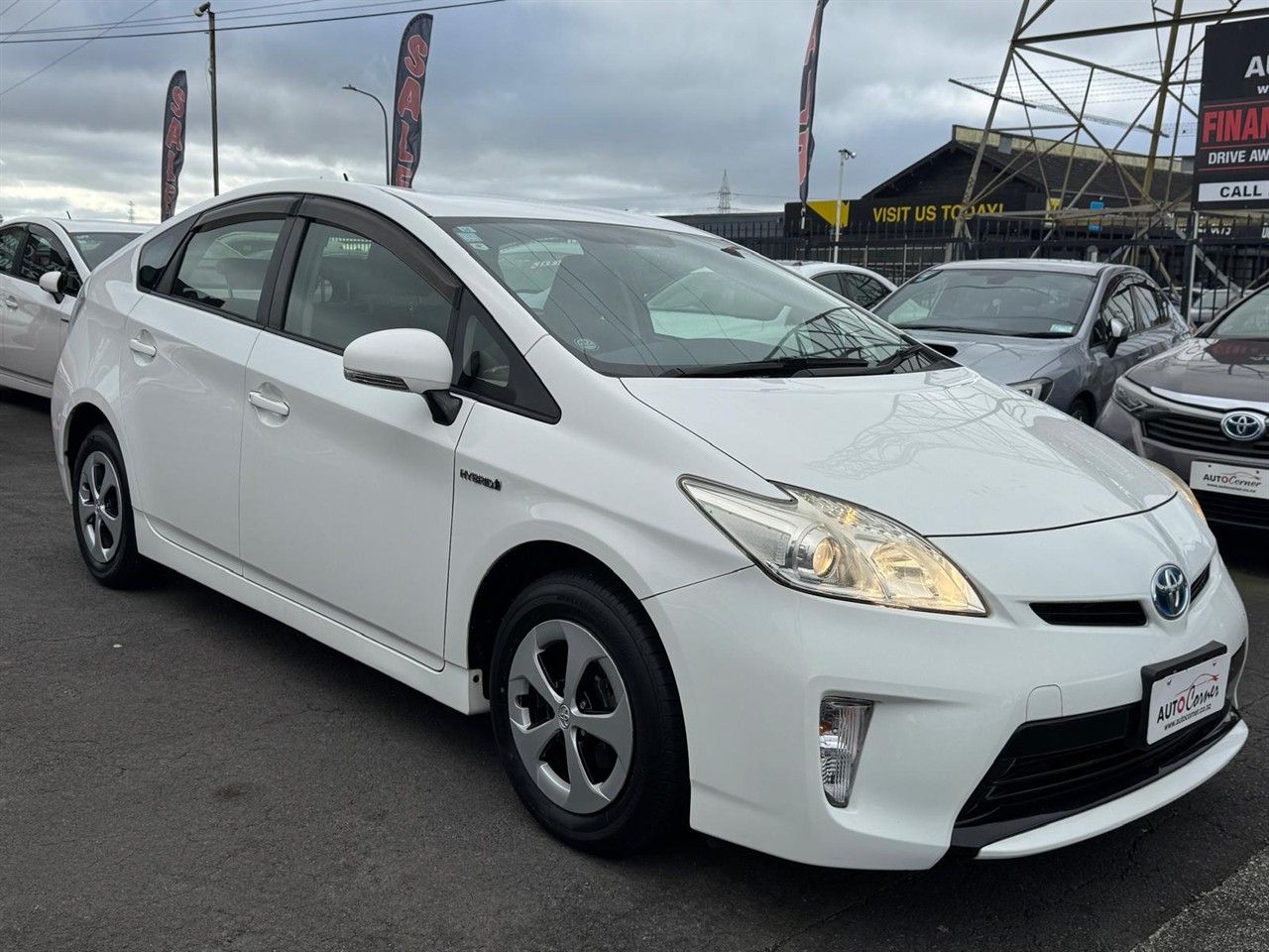 Vehicle image 5