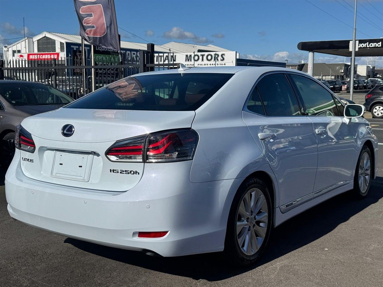 Vehicle image 4