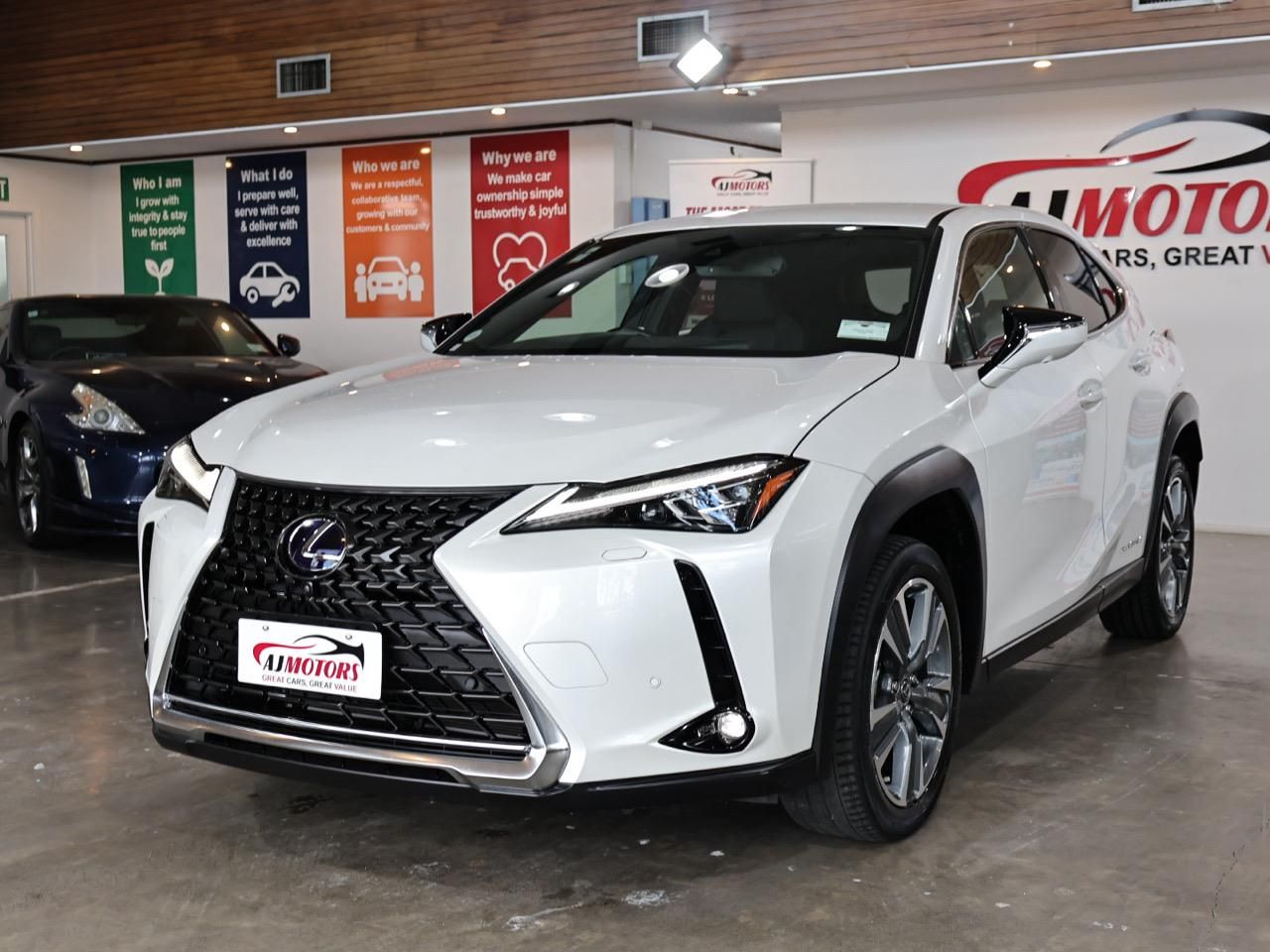 Vehicle image 3