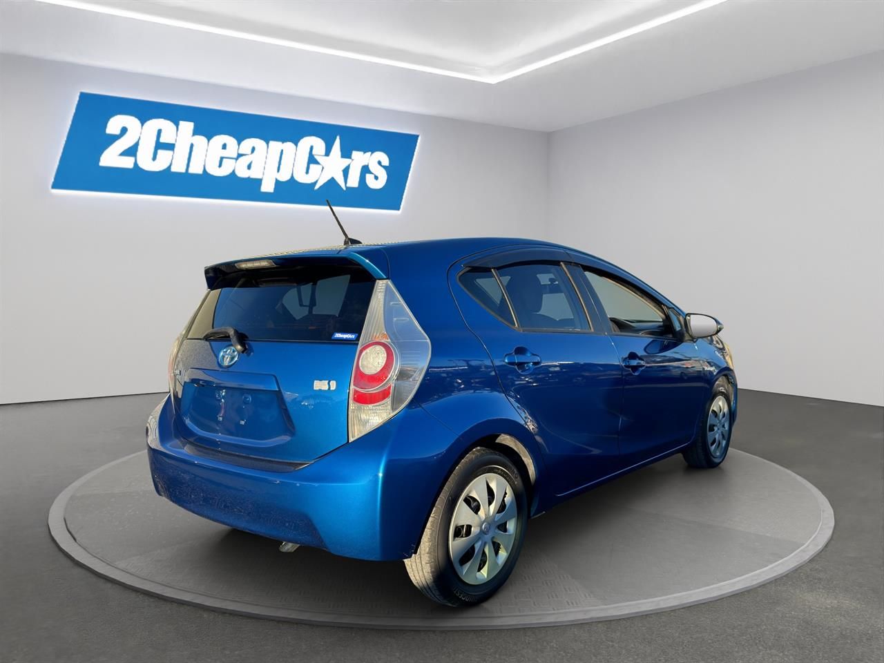 Vehicle image 5