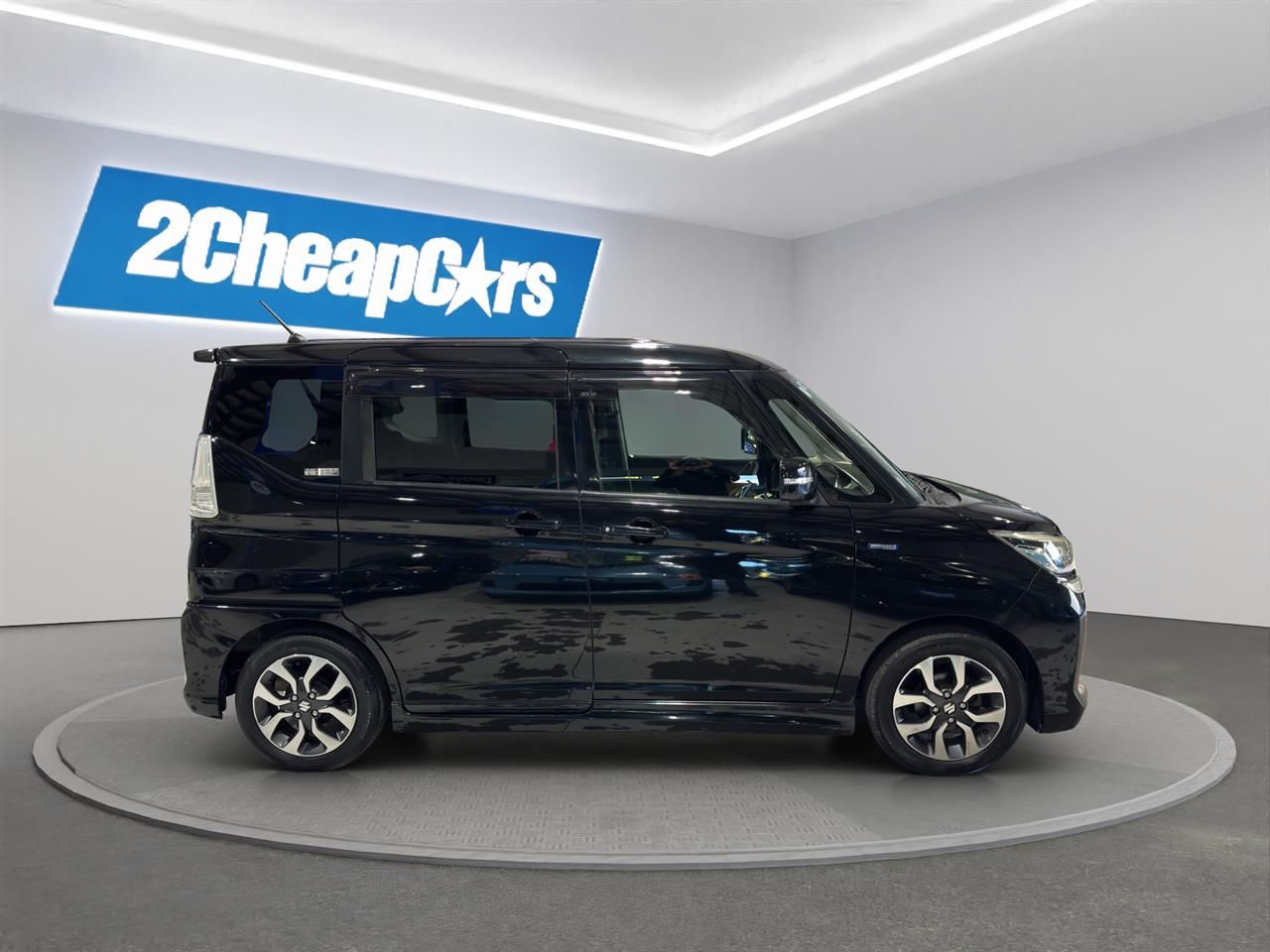 Vehicle image 4