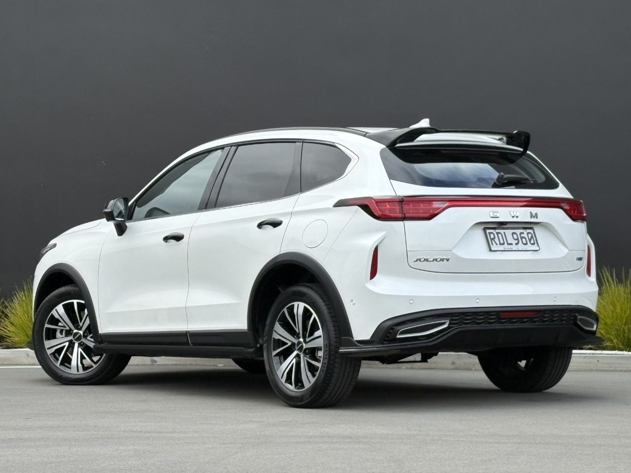 Vehicle image 4