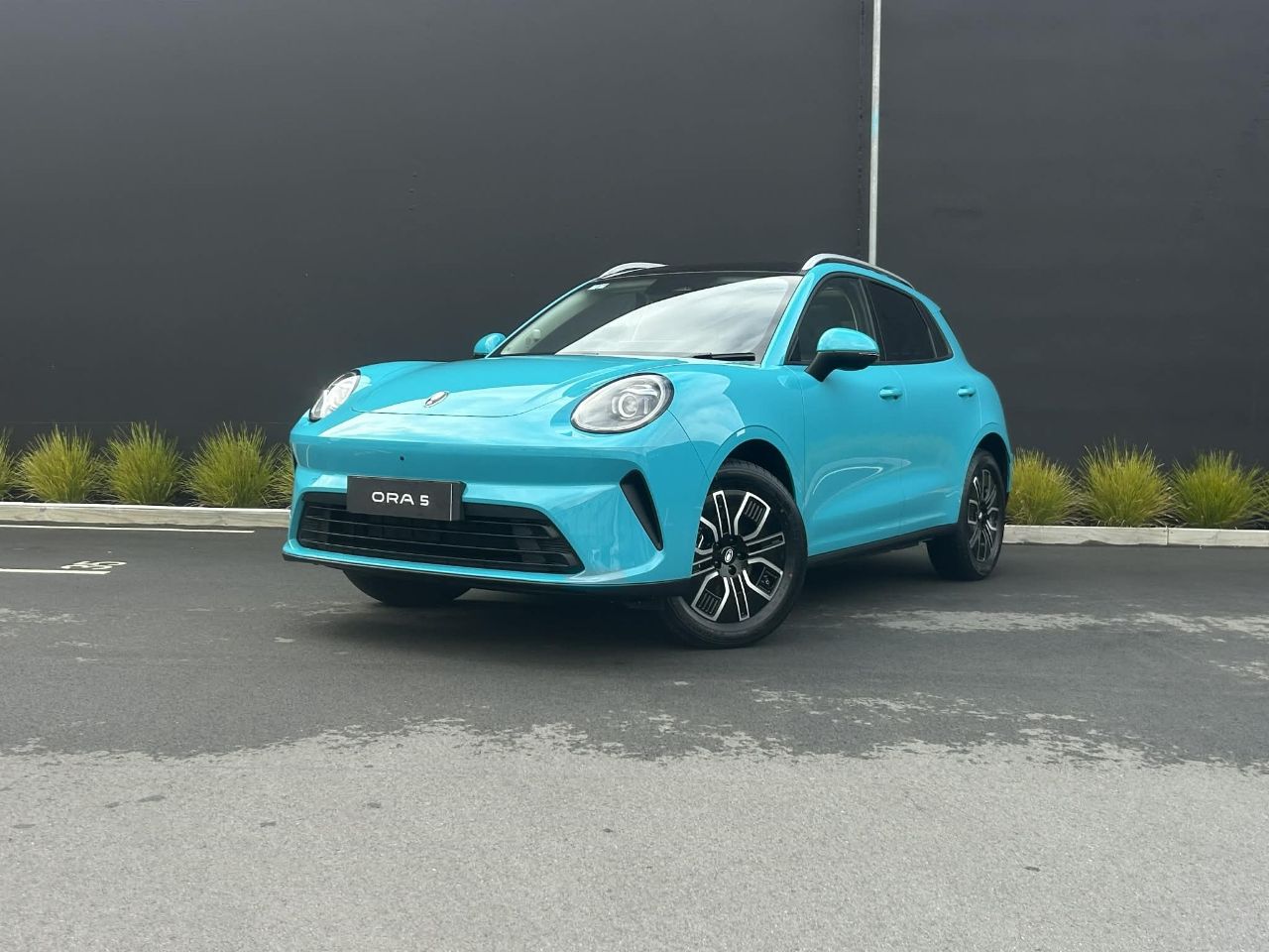 Vehicle image 4