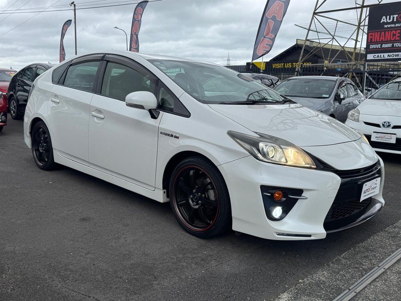 Vehicle image 5