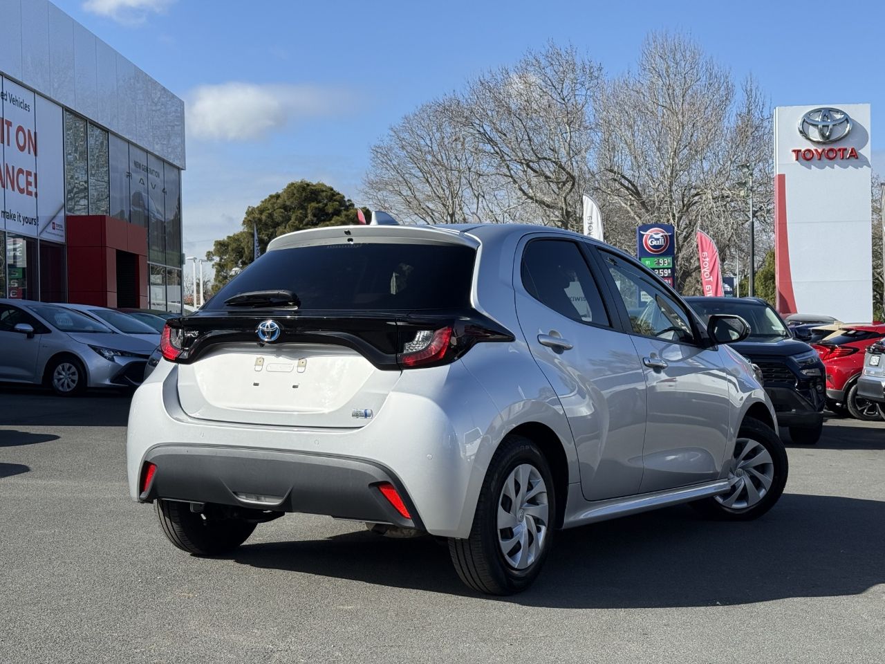 Vehicle image 5