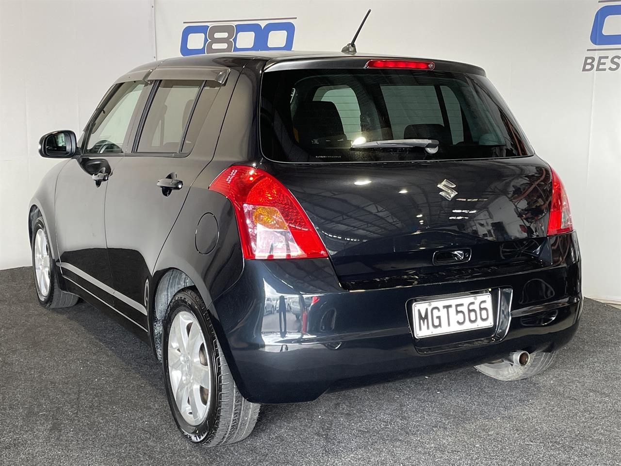 Vehicle image 4