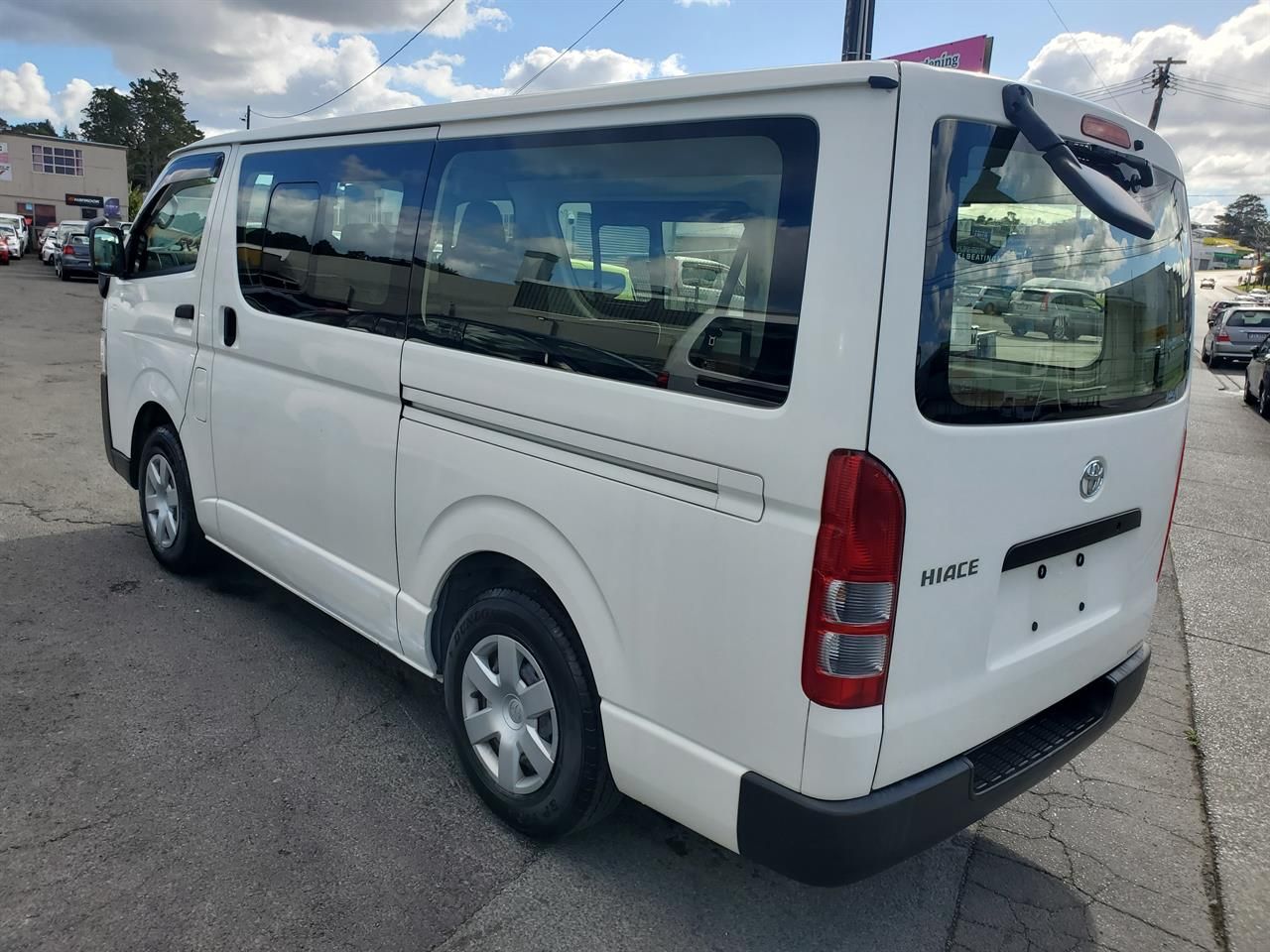 Vehicle image 5