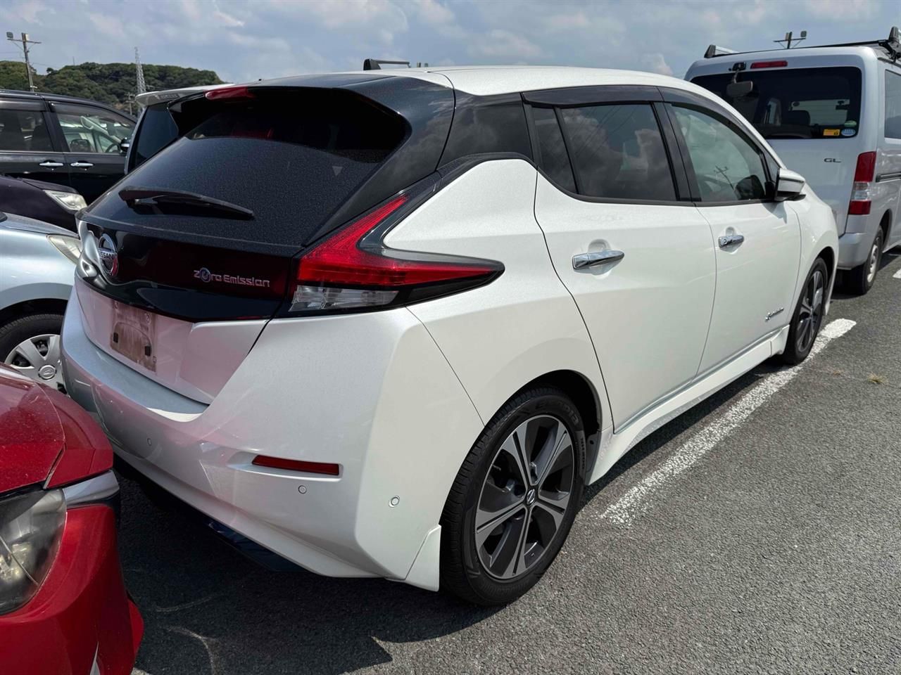 Vehicle image 3