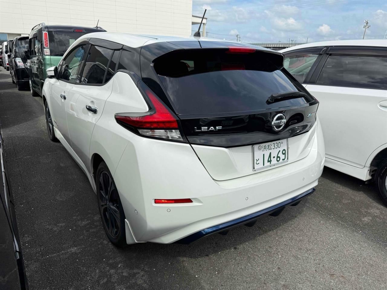 Vehicle image 3