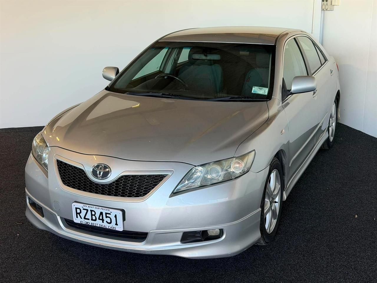 Vehicle image 3