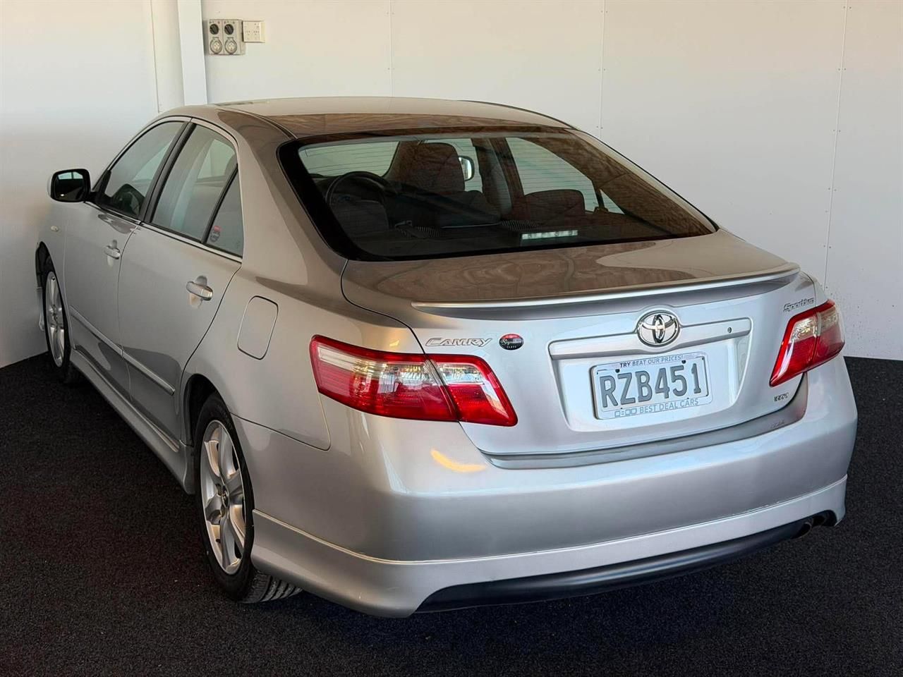 Vehicle image 4