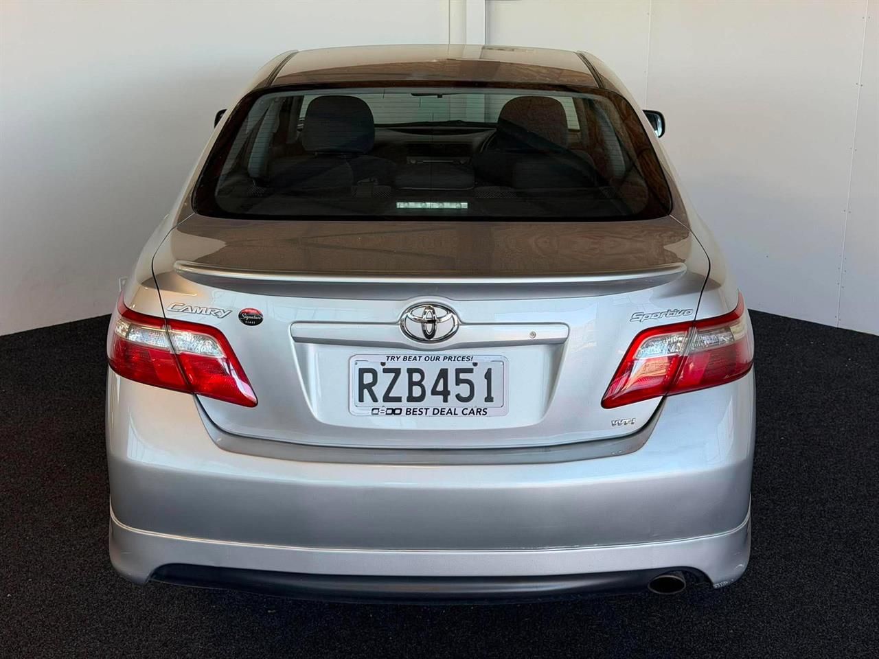 Vehicle image 5