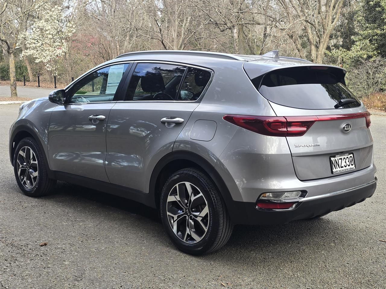 Vehicle image 4