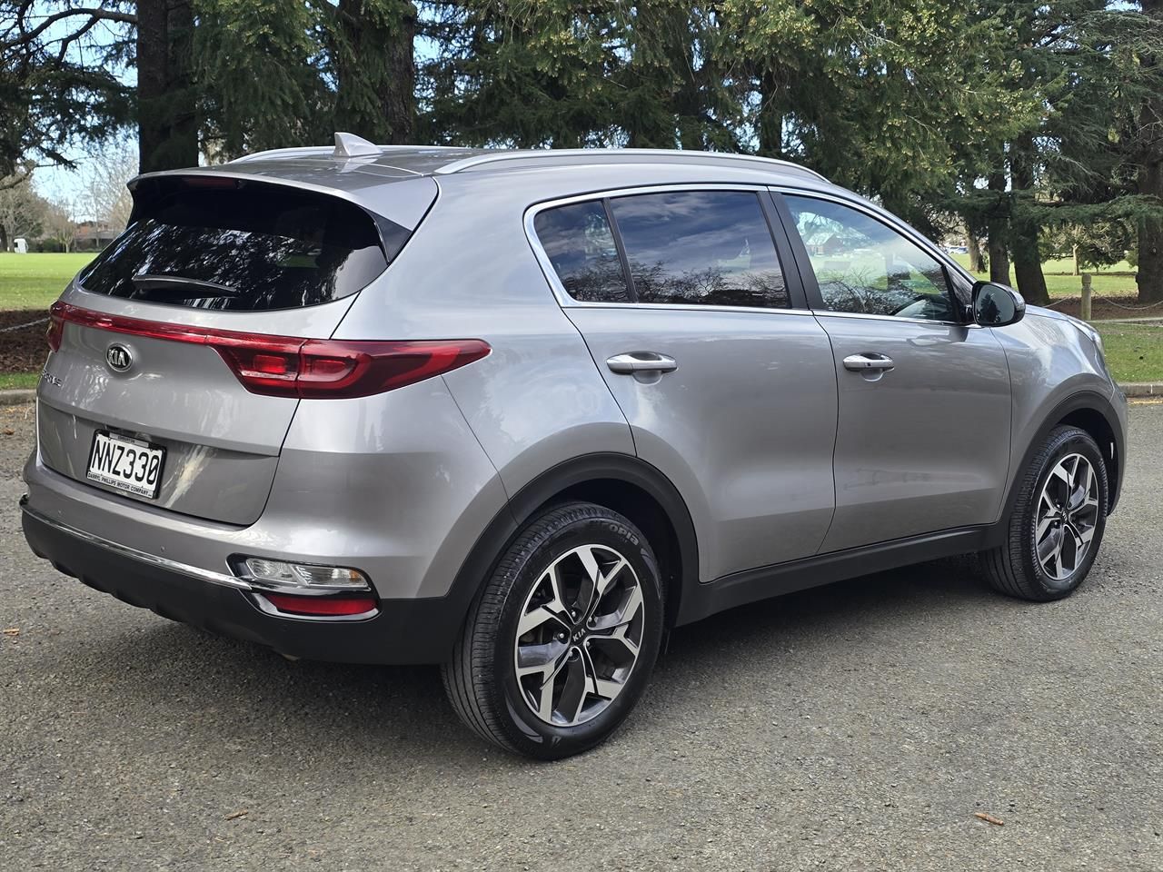 Vehicle image 5