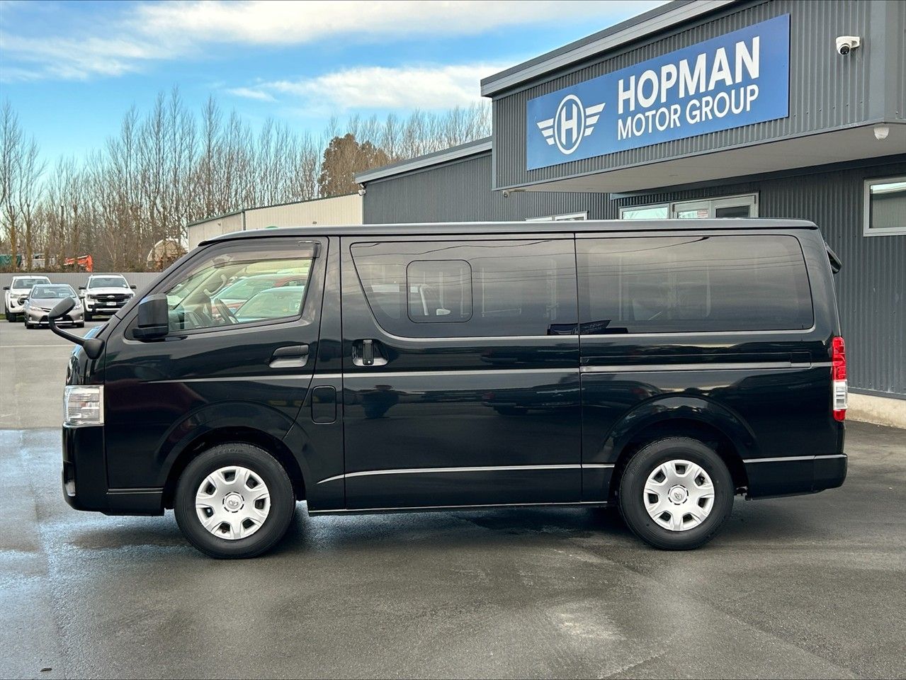 Vehicle image 5