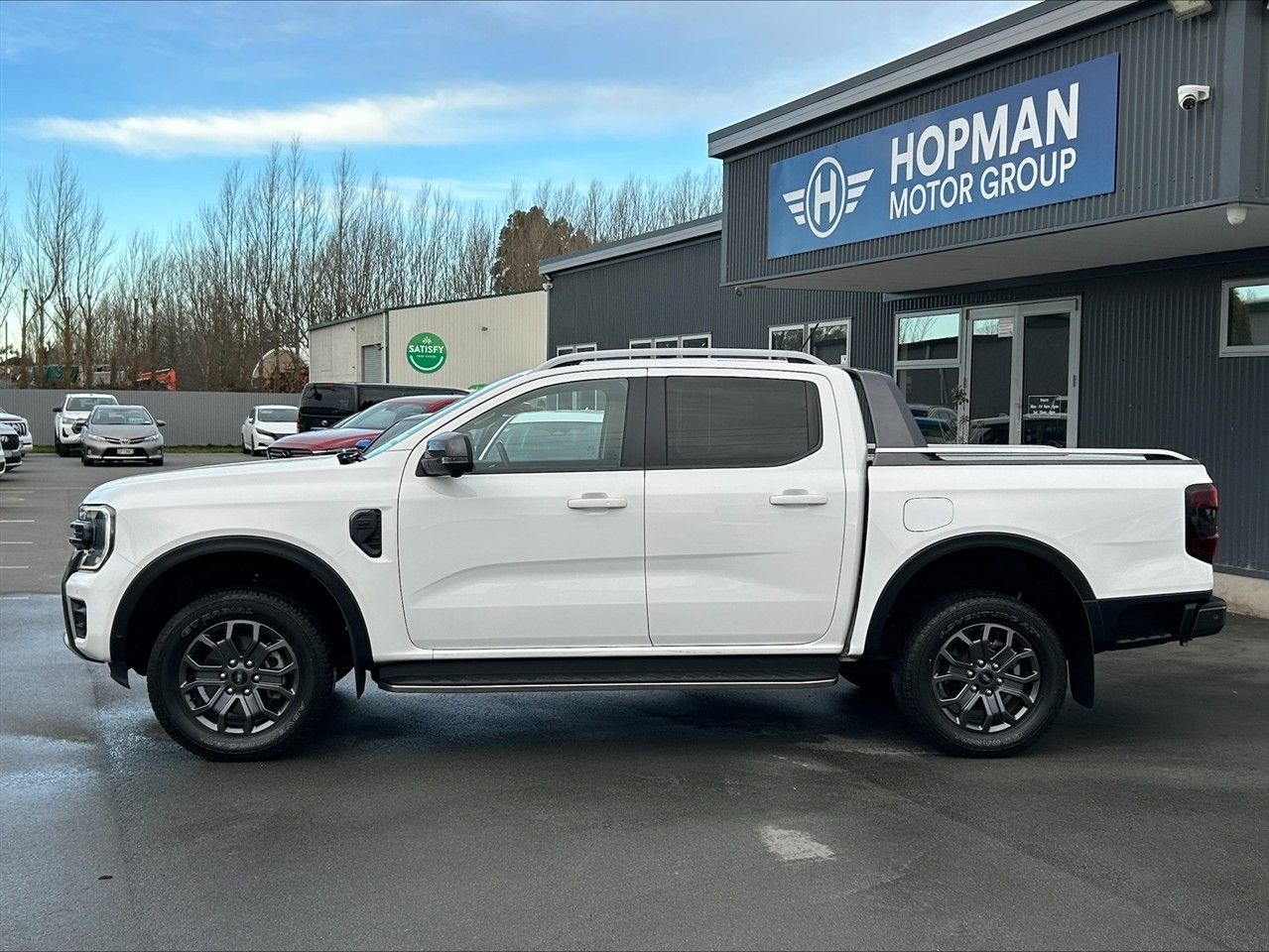 Vehicle image 5