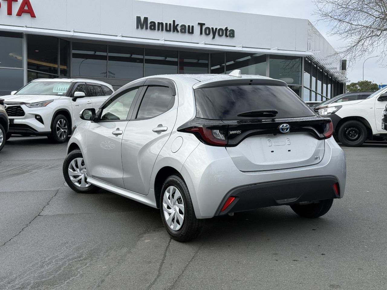 Vehicle image 3