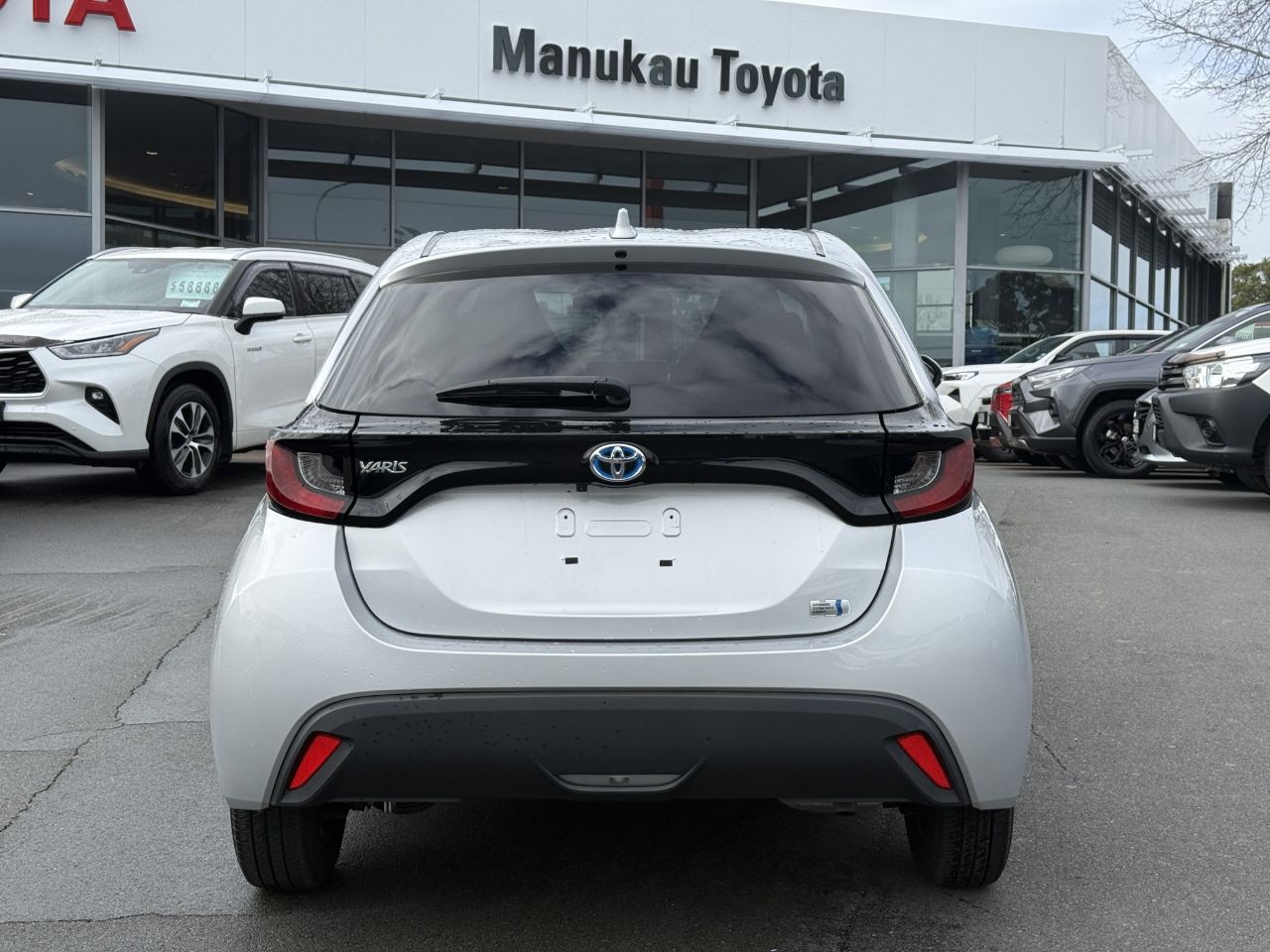 Vehicle image 5