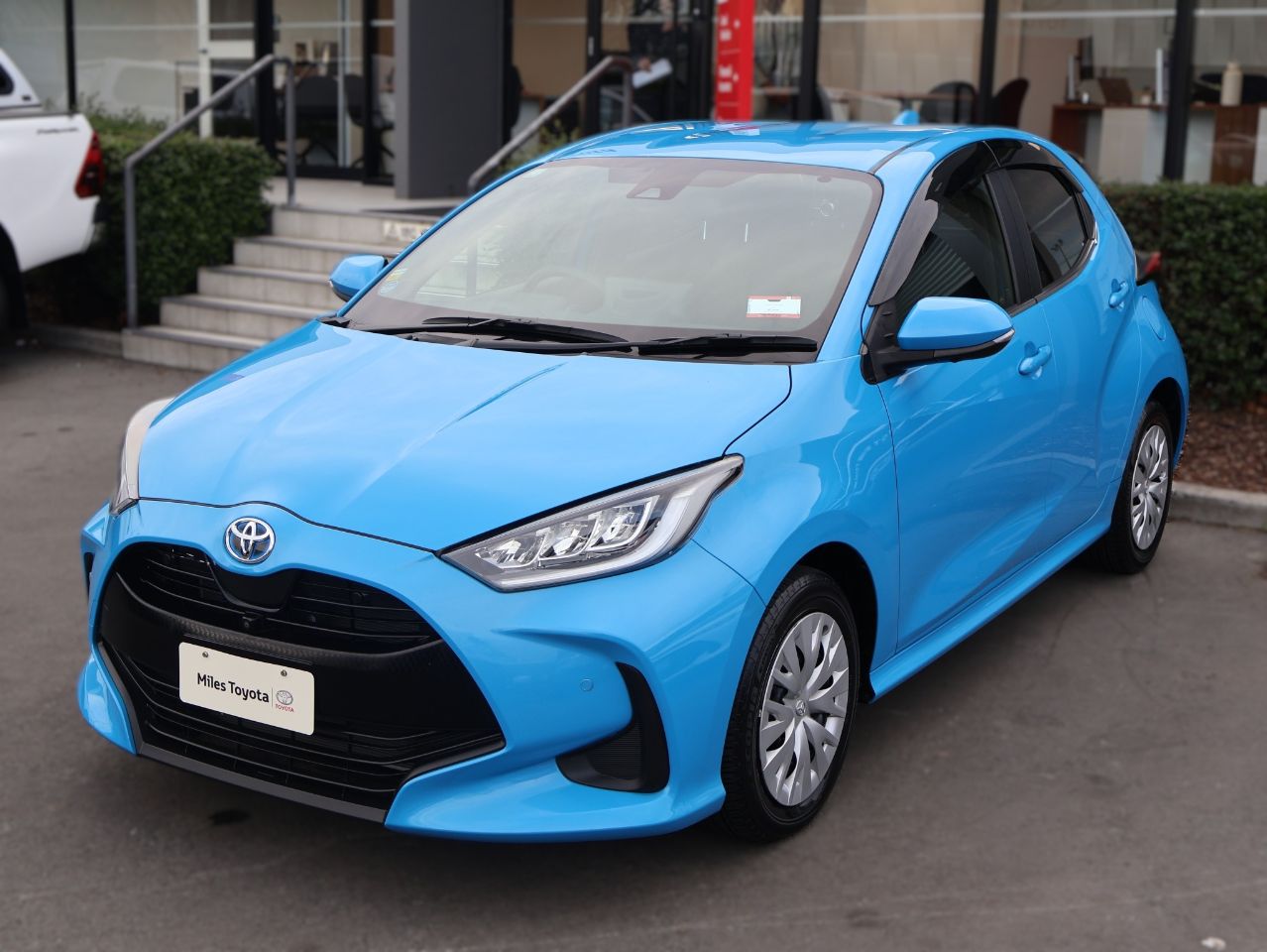 Vehicle image 3