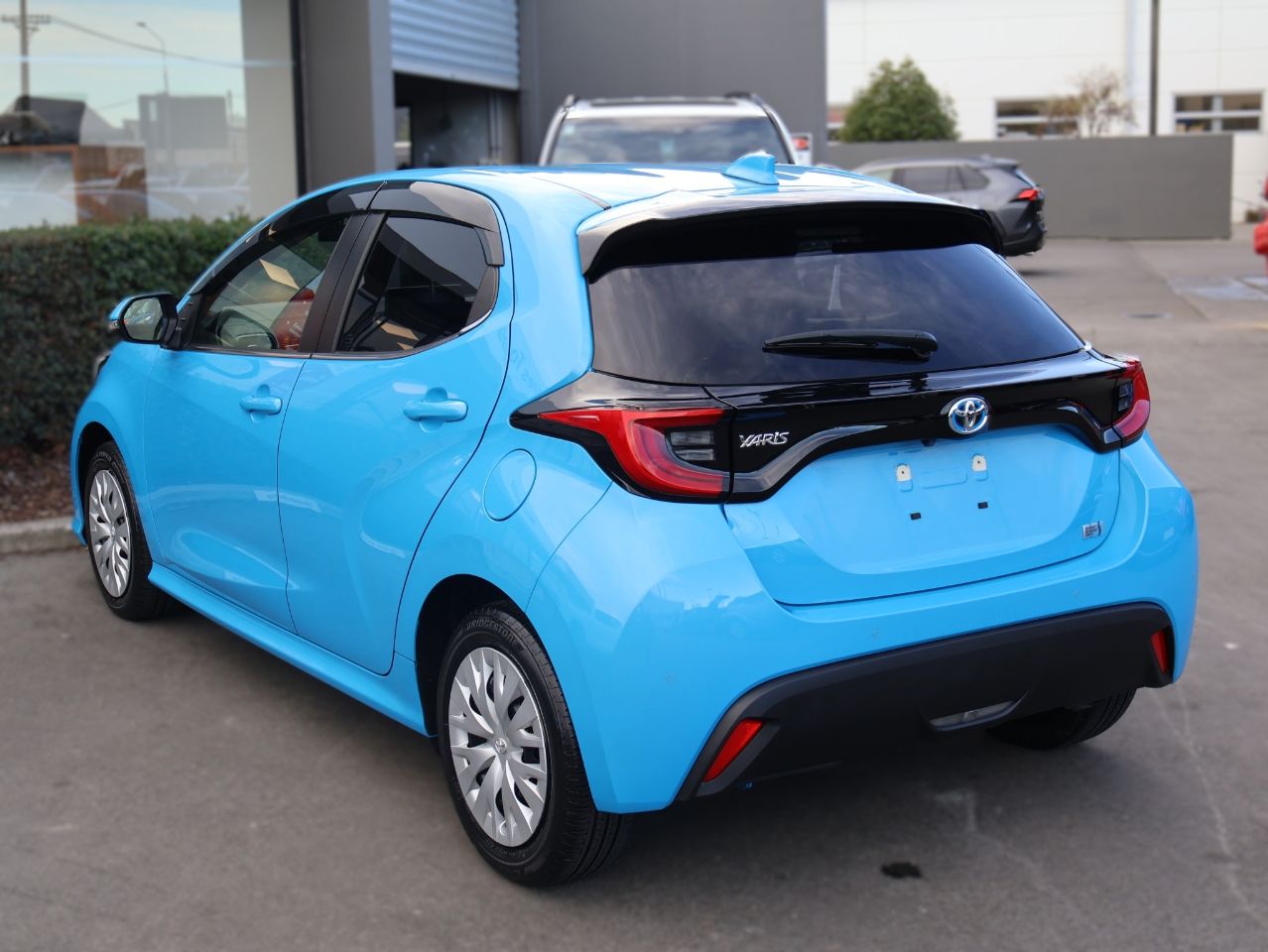 Vehicle image 5