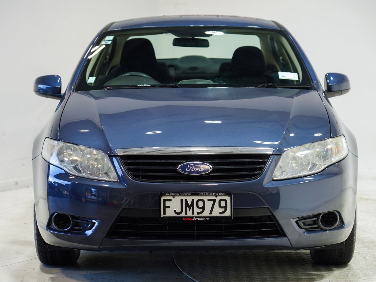 Vehicle image 4