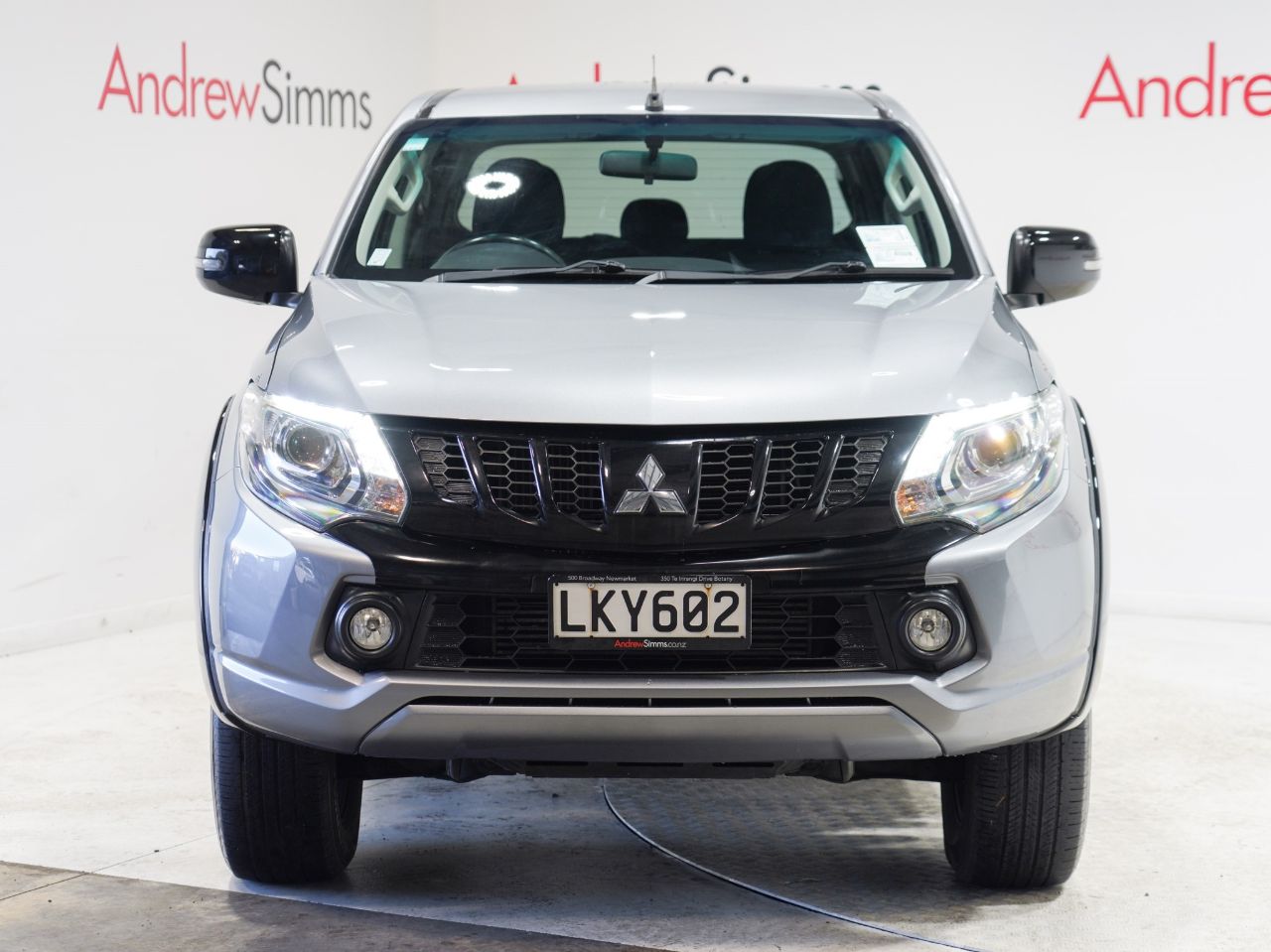 Vehicle image 4