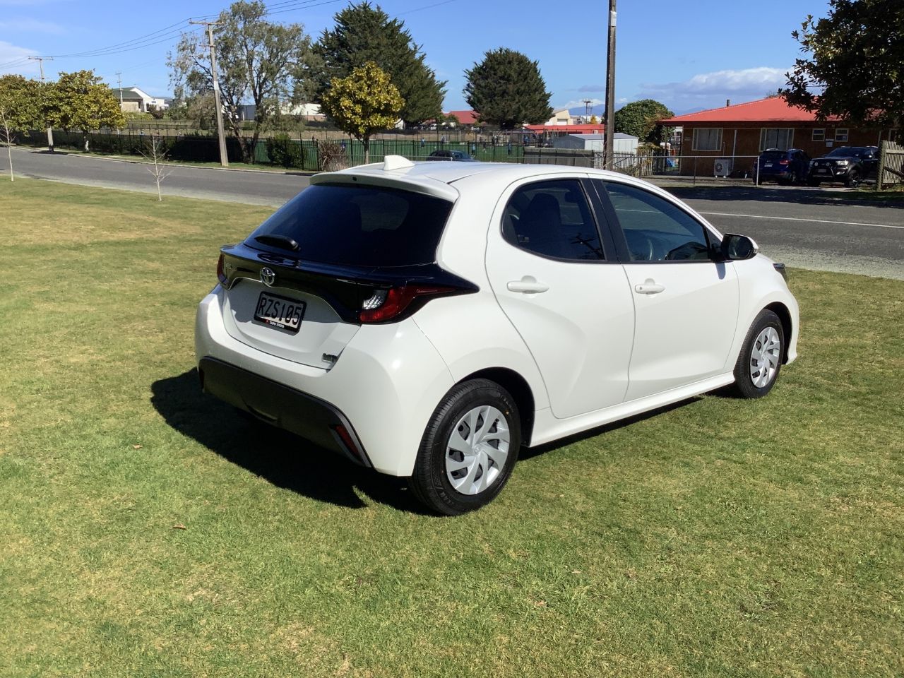 Vehicle image 5