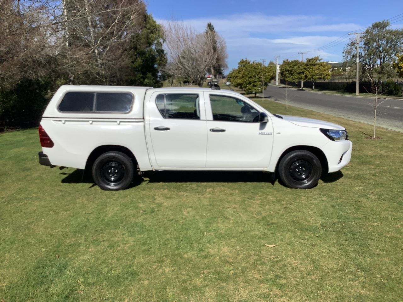 Vehicle image 4