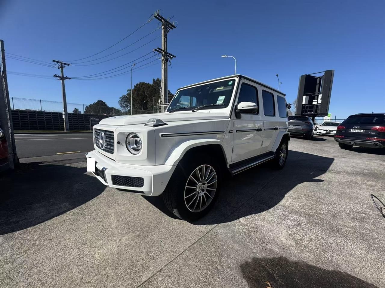 Vehicle image 3