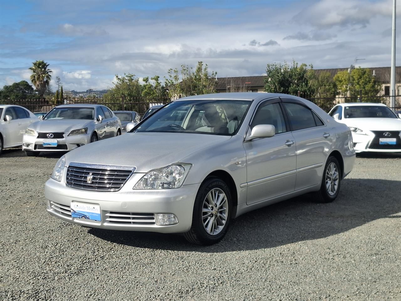 Vehicle image 3