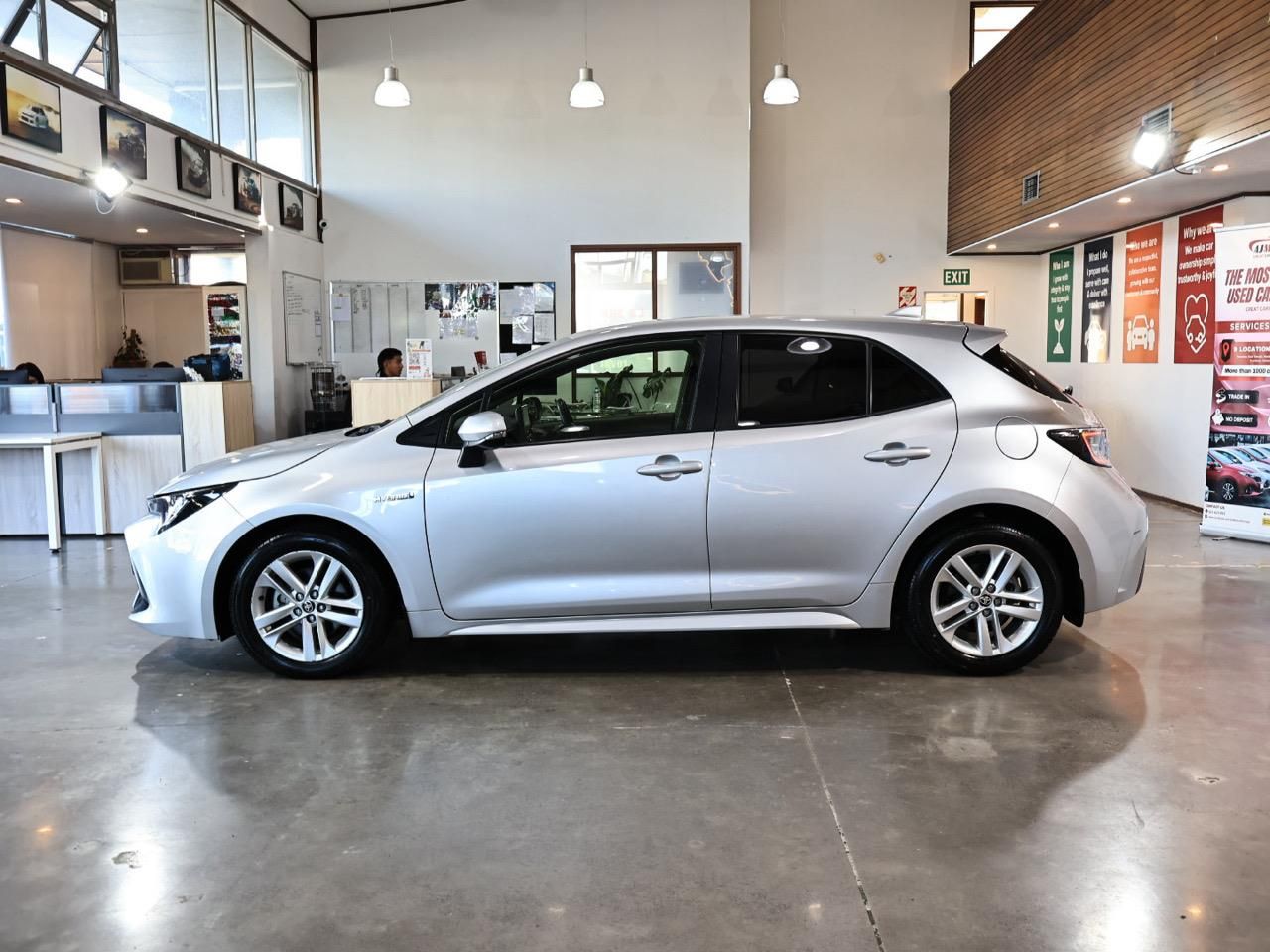 Vehicle image 5