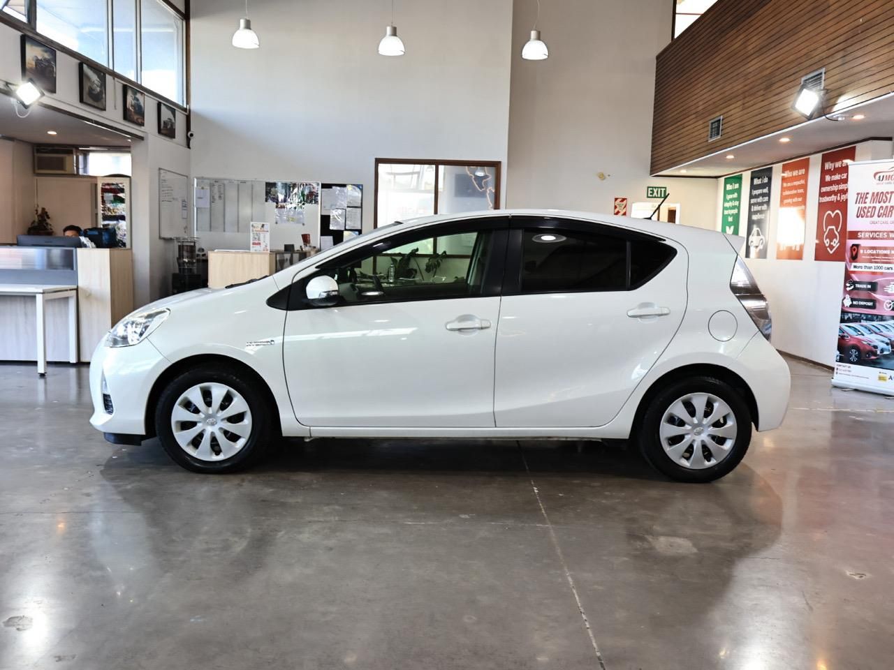 Vehicle image 5