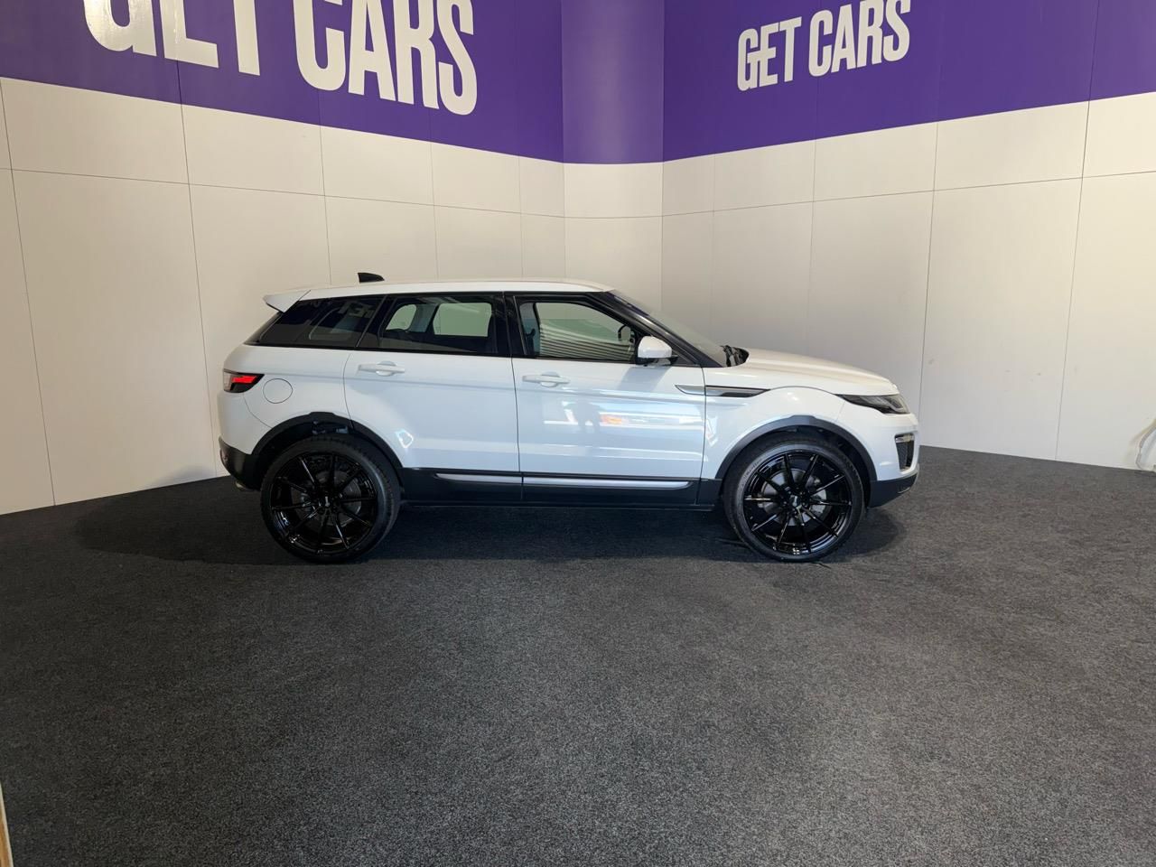 Vehicle image 3