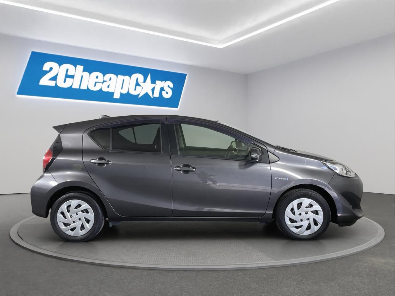 Vehicle image 4