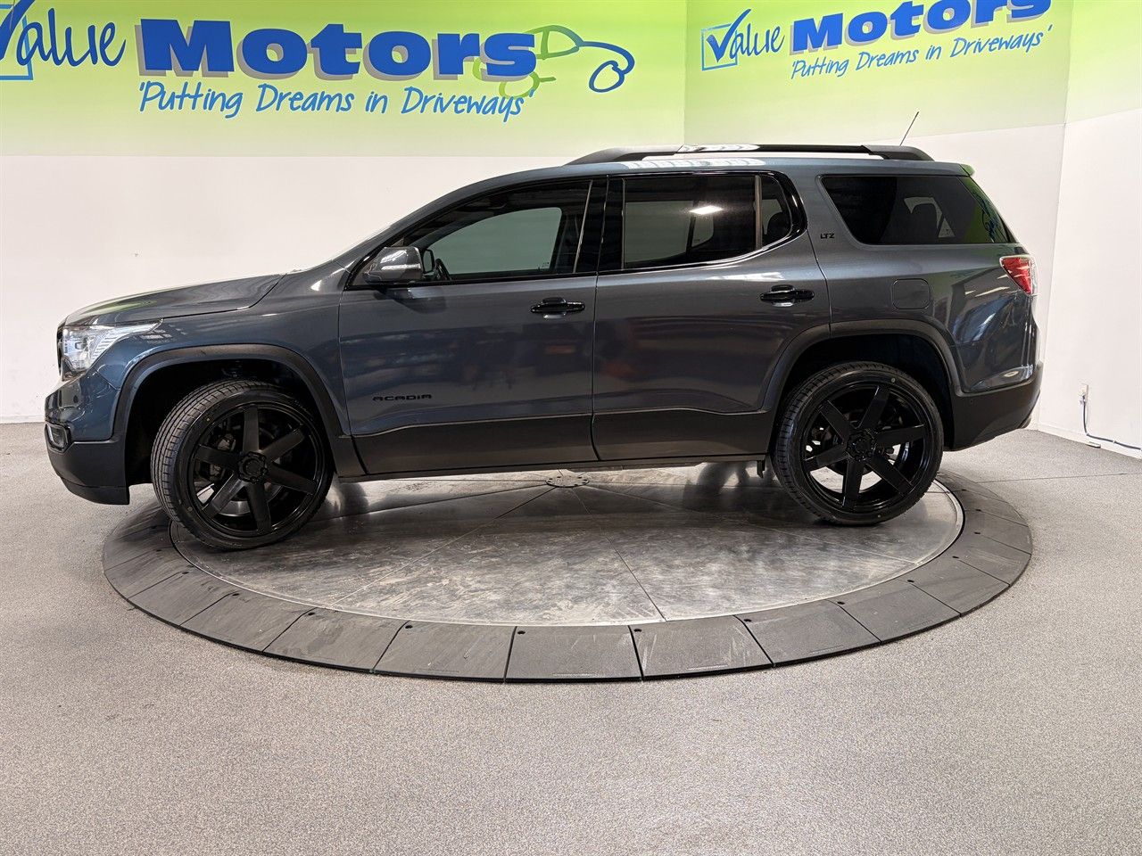 Vehicle image 4