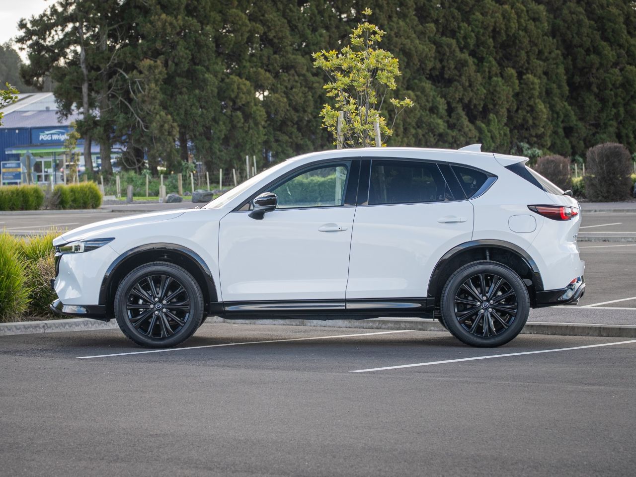 Vehicle image 5