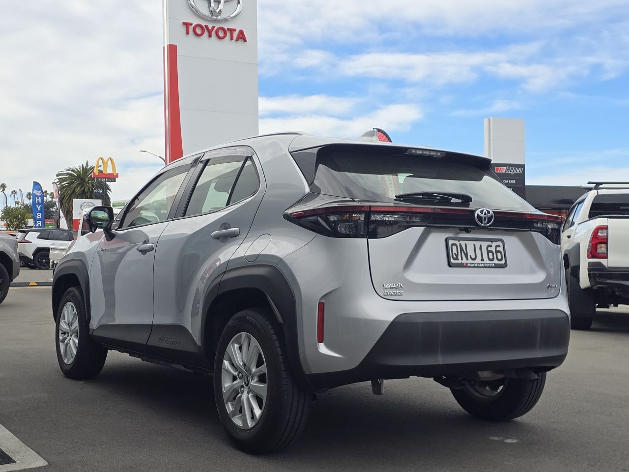Vehicle image 5