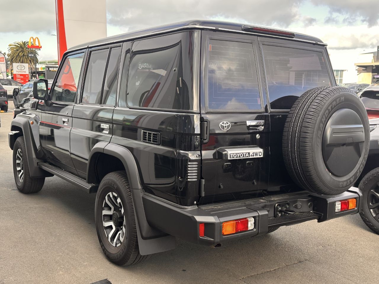 Vehicle image 5