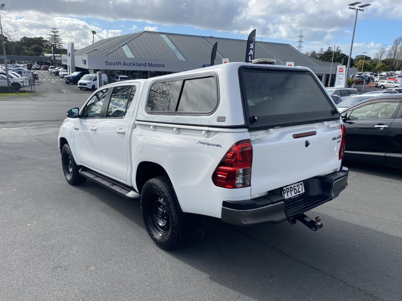Vehicle image 5