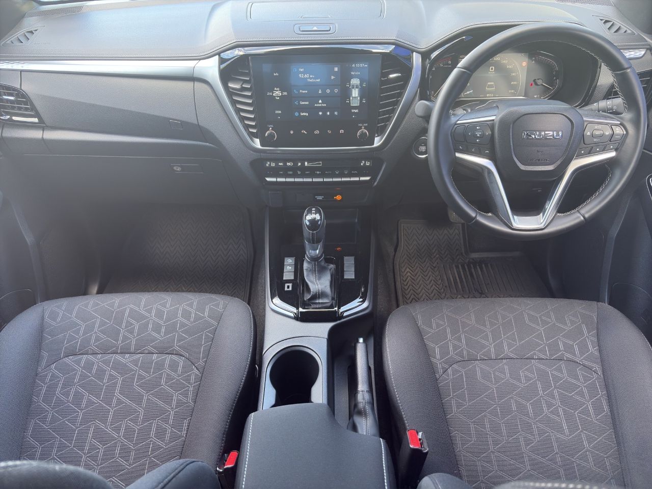 Vehicle image 3