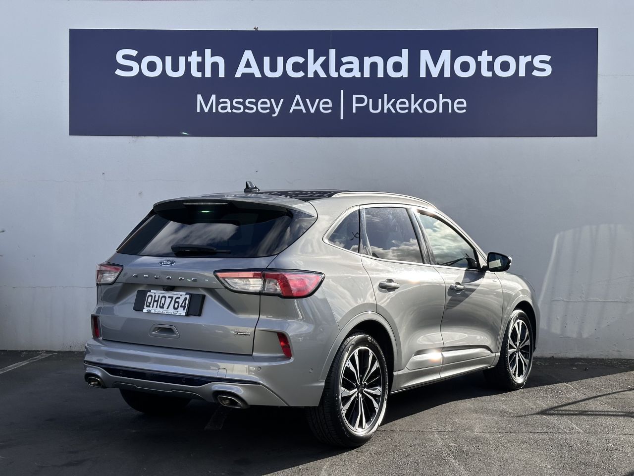 Vehicle image 5