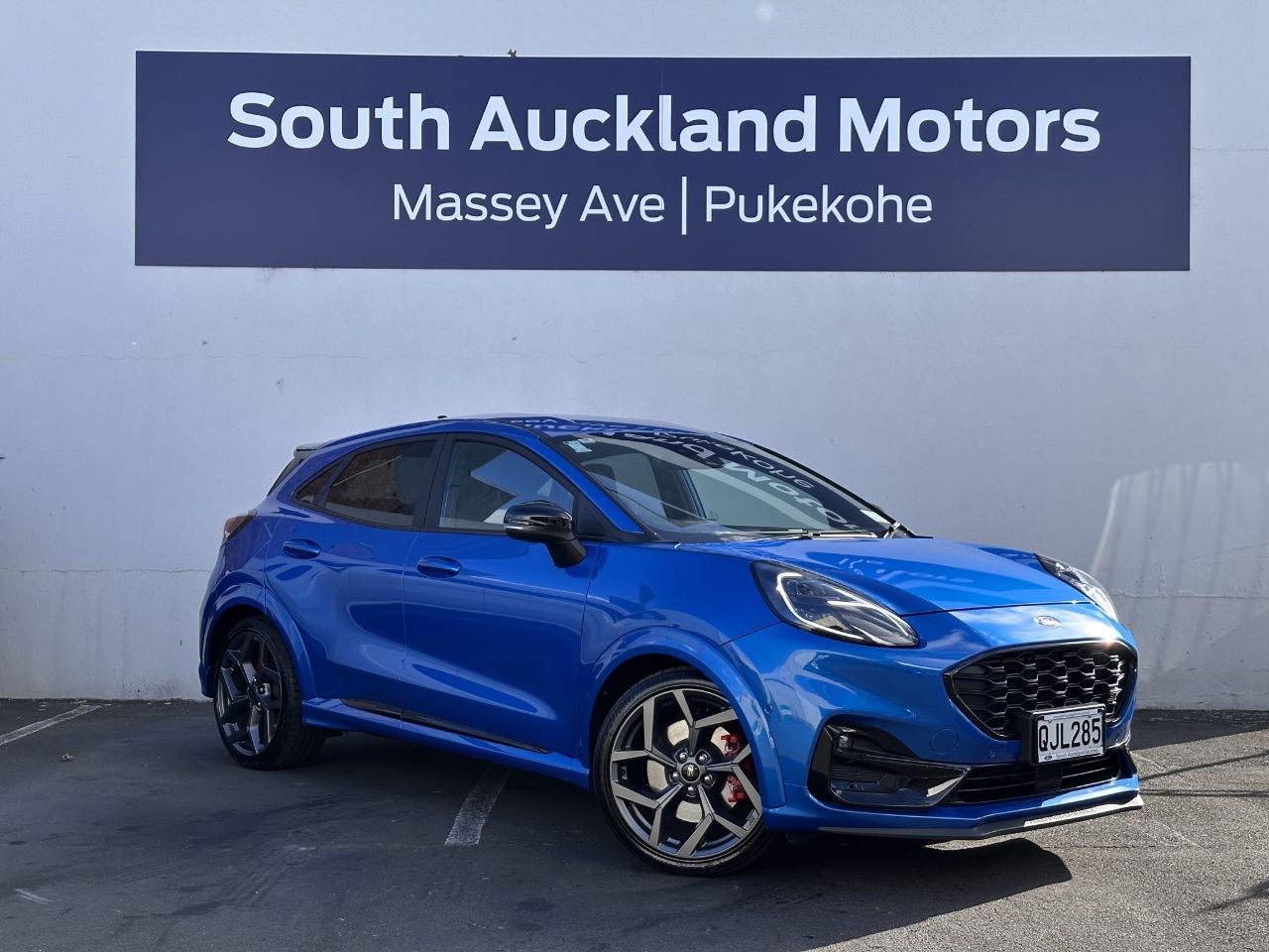 Vehicle image 3