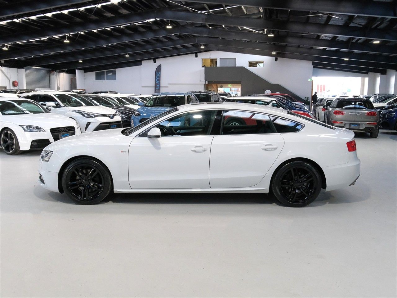 Vehicle image 5