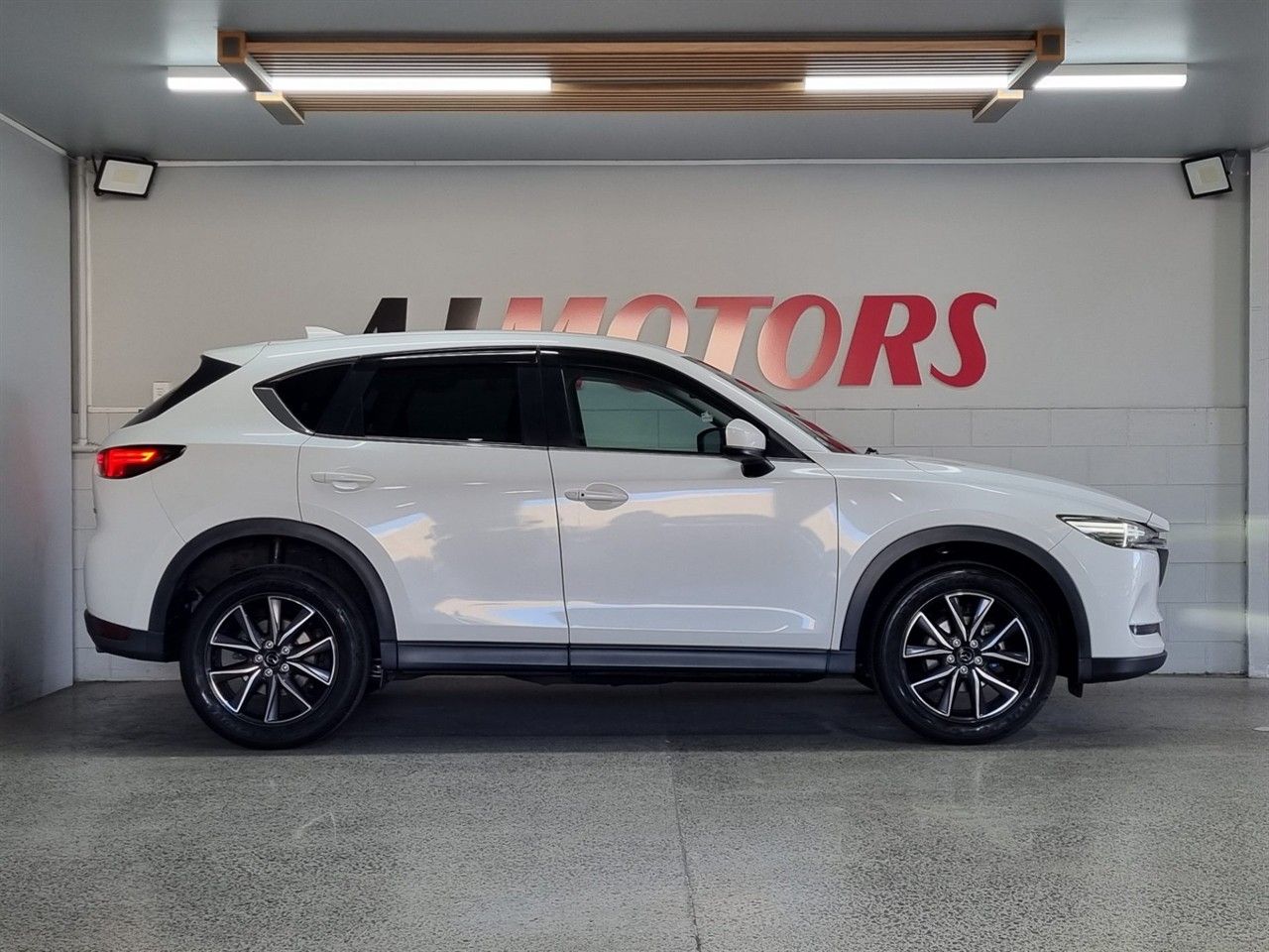 Vehicle image 5