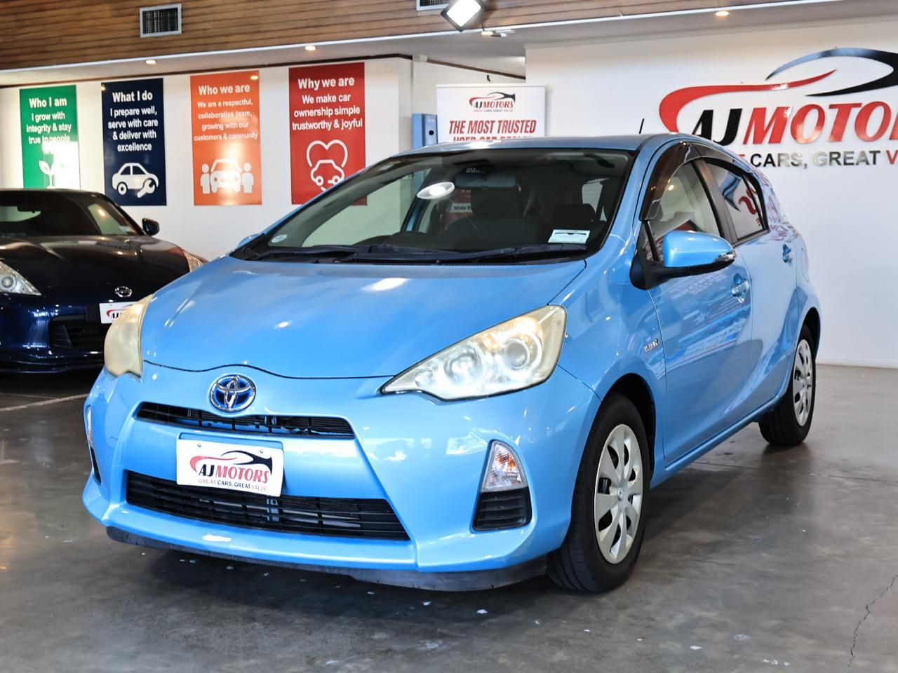 Vehicle image 3