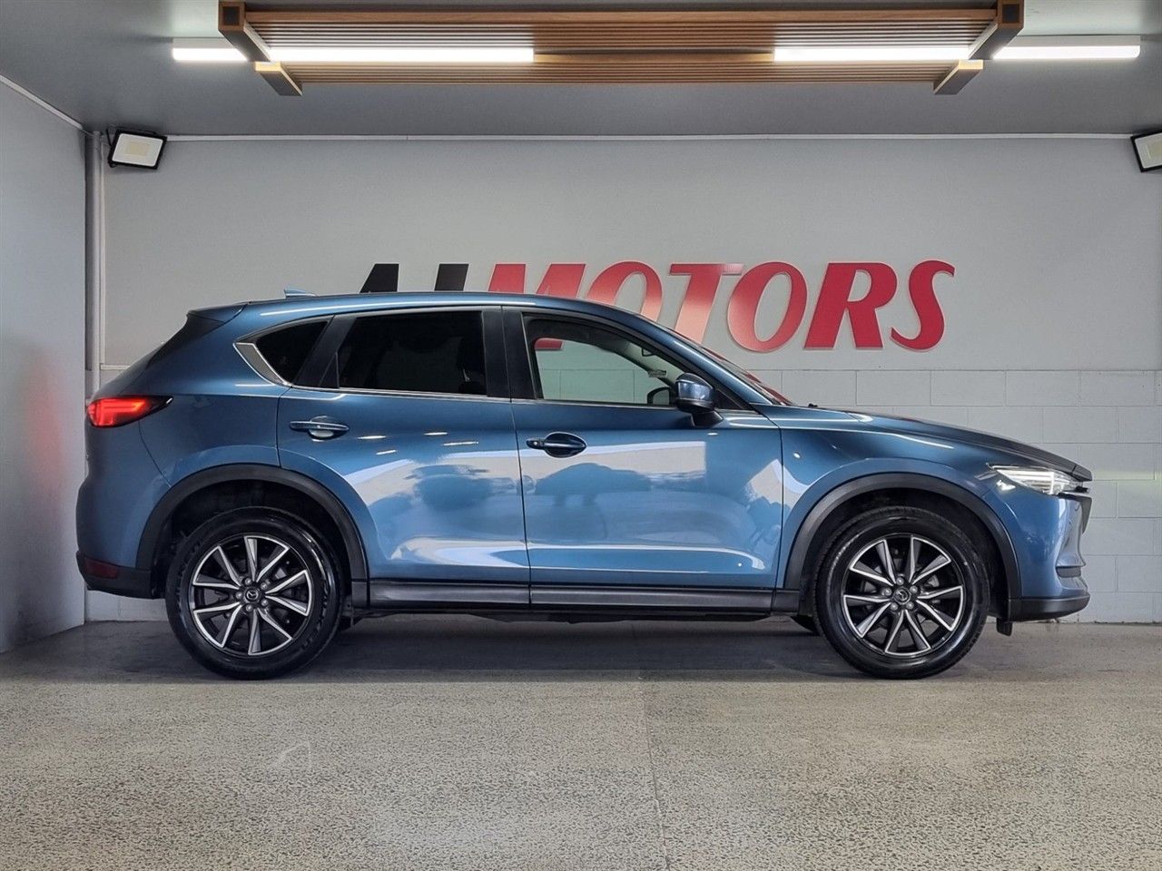 Vehicle image 5