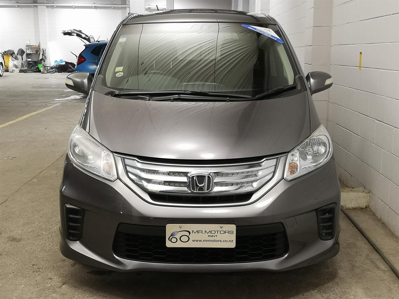 Vehicle image 4