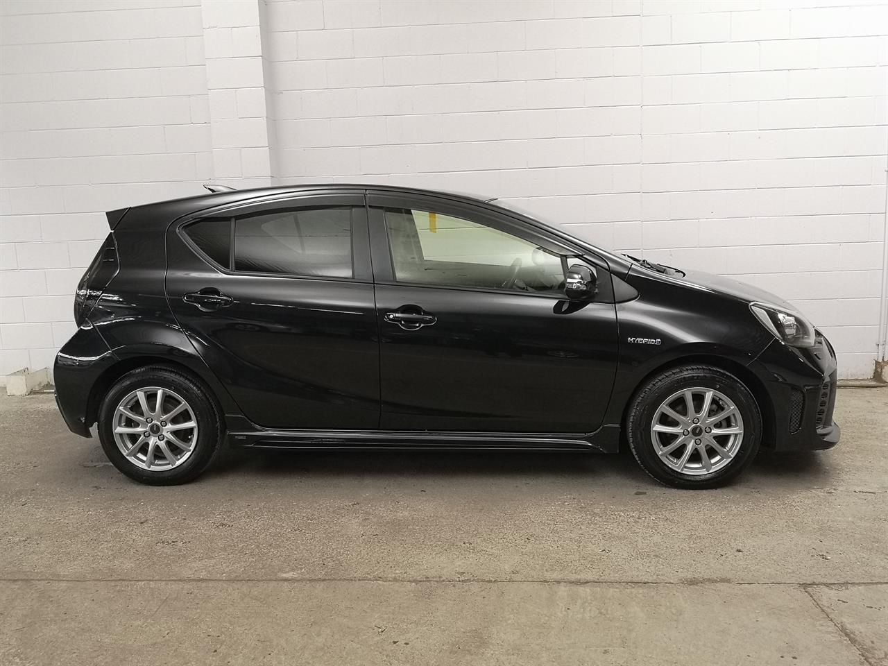 Vehicle image 3